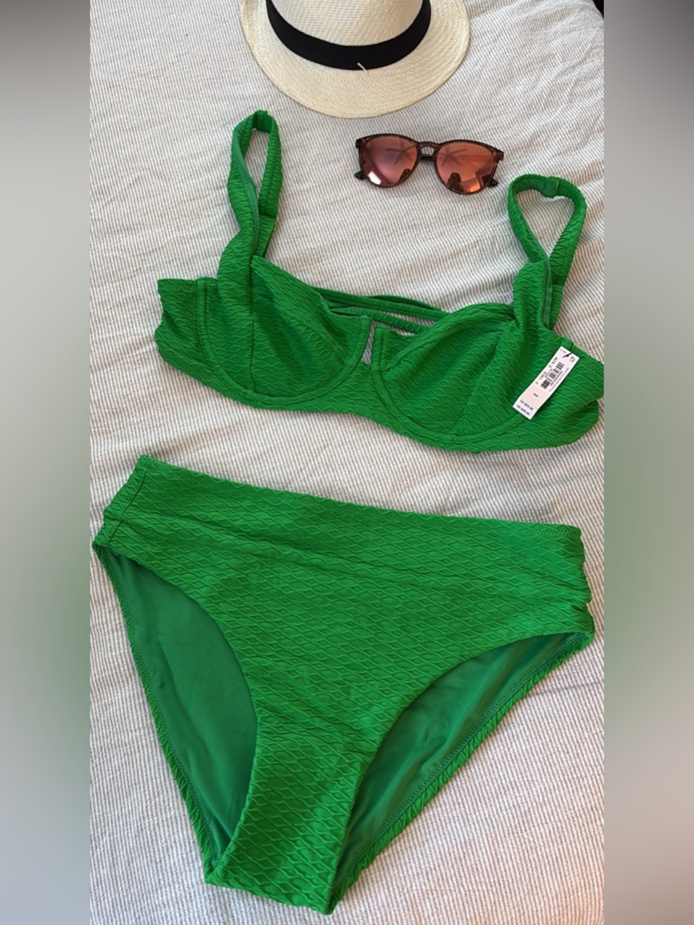 Victoria's Secret, NWT Emerald Green Textured 36D Bikini Top & Medium Bottom
